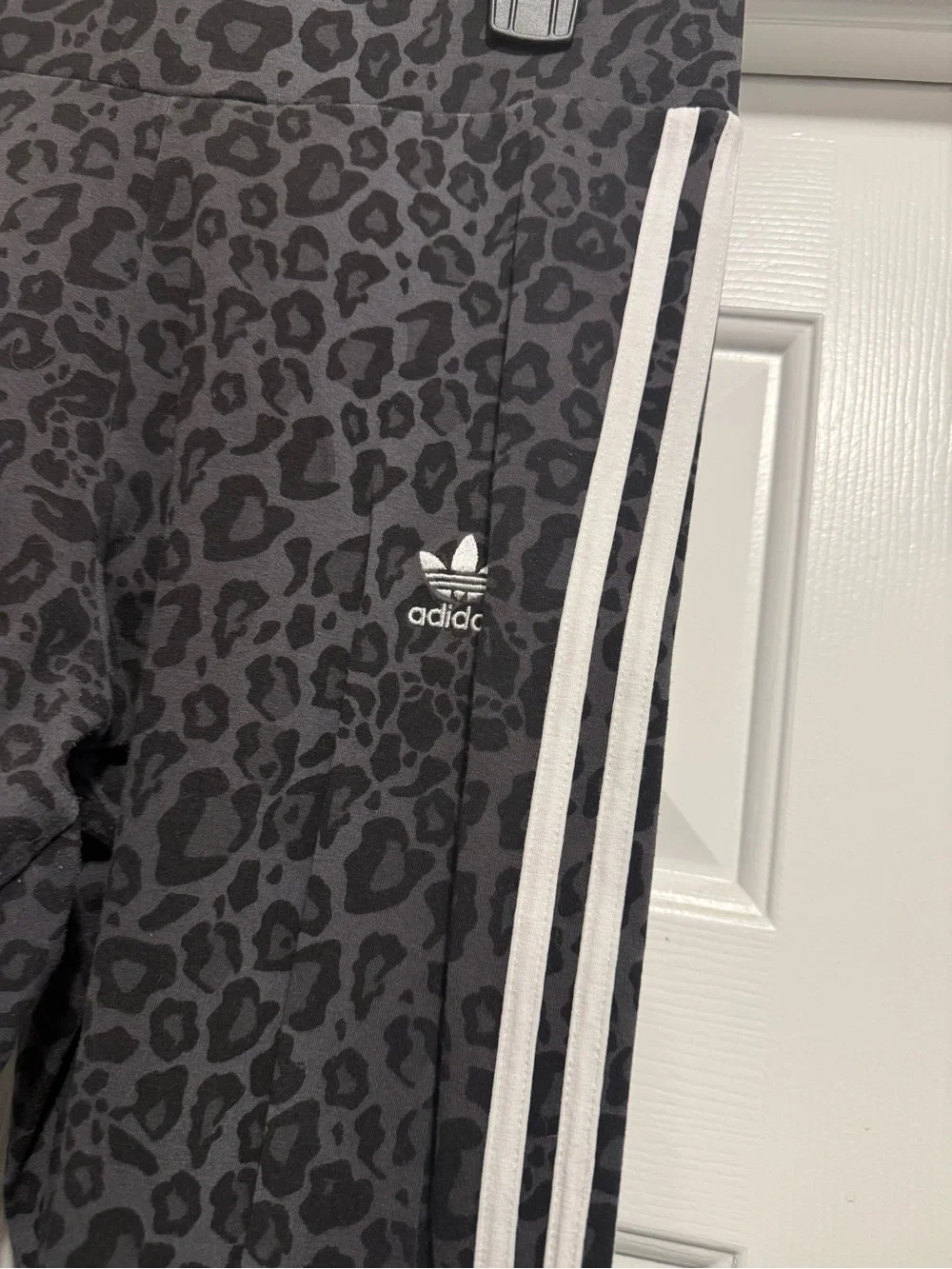 adidas Black & Gray Leopard Print Women’s Set w/ White Stripes (Size in Desc.) - Picture 5 of 6